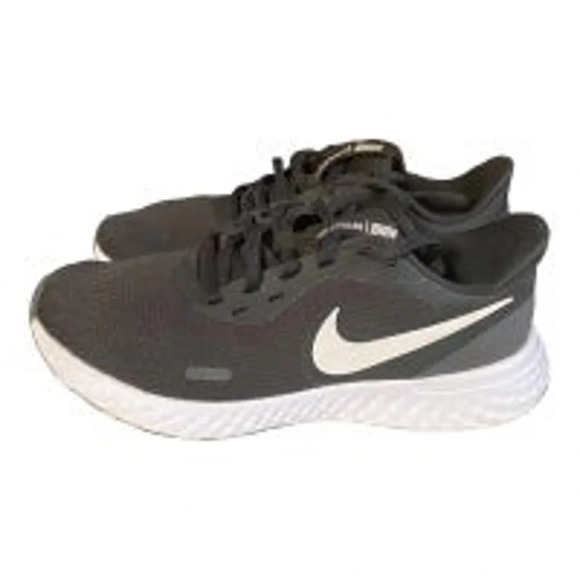Nike Revolution Women's Running US 6 Black White Athletic Sneakers BQ3207-002 - Picture 1 of 11